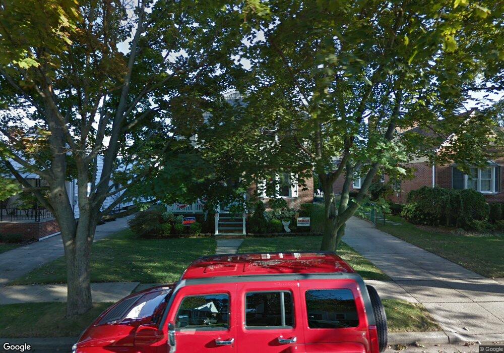 22 Irons Place, New Hyde Park, NY 11040 - photo 1