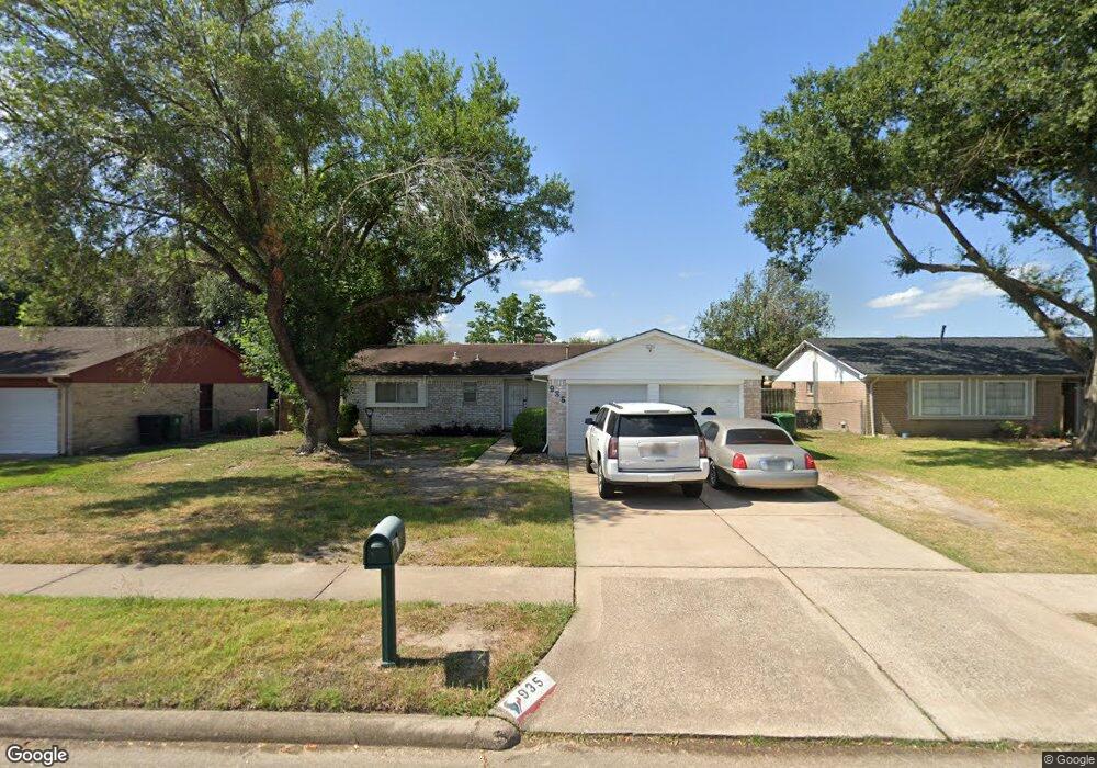 935 W Nelda Rd, Houston, TX 77088 - photo 1