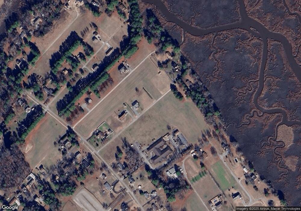 2 S Borinski Cir, West Point, VA 23181 - photo 1