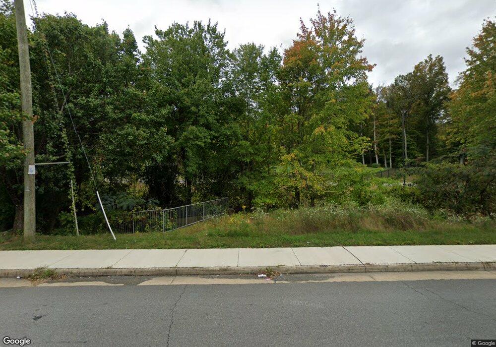 18728 Fuller Heights Rd, Triangle, VA 22172 - photo 1