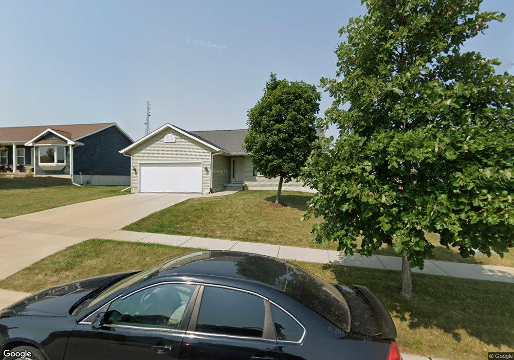 1228 Koudsi Blvd NW, Cedar Rapids, IA 52405 - photo 1