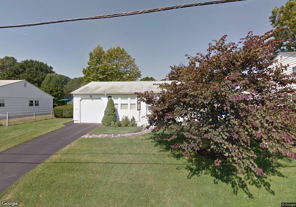 33 Woodcrest Dr, Riverside, RI 02915 - photo 1