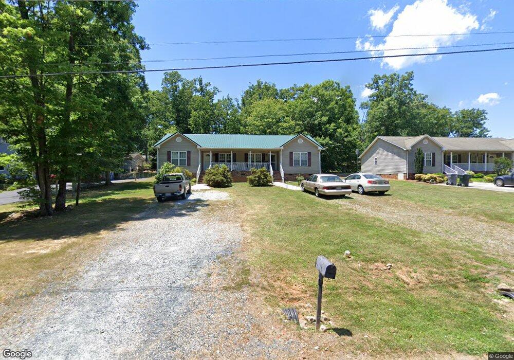 1724 Sunny Ln, Asheboro, NC 27205 - photo 1