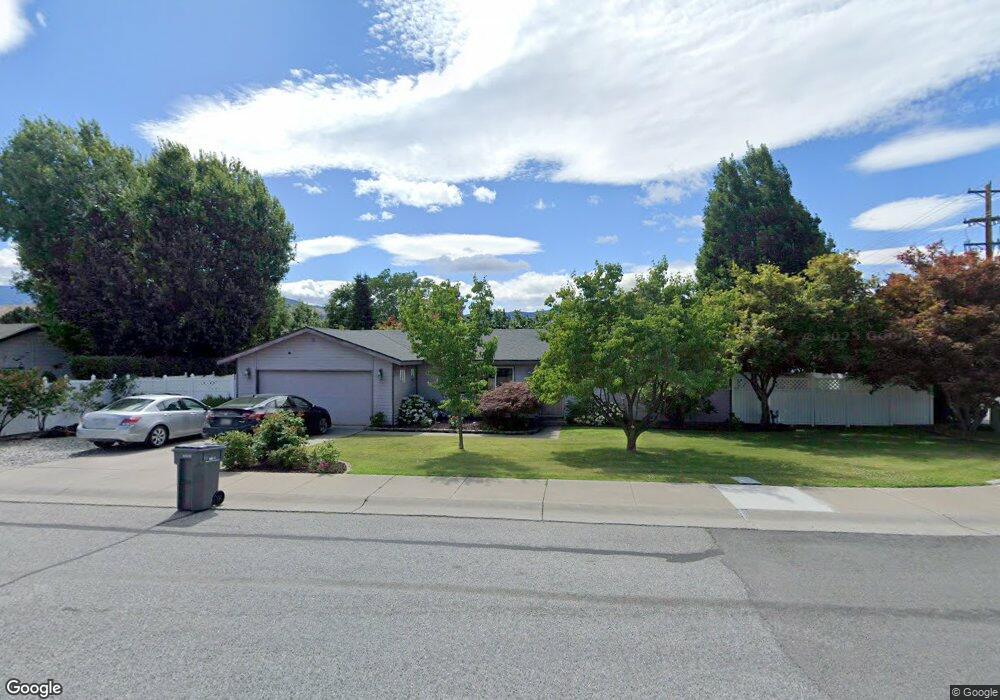 950 N Fairmont Ave, East Wenatchee, WA 98802 - photo 1