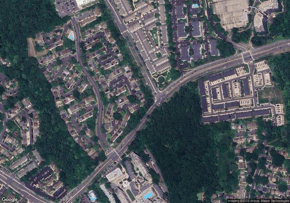 3053 White Birch Ct, Fairfax, VA 22031 - photo 1