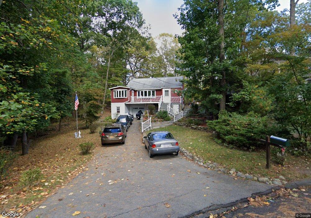 255 Lake Shore Dr, Pleasantville, NY 10570 - photo 1