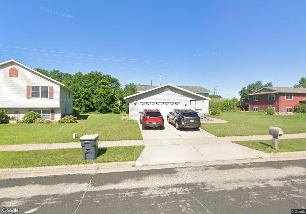 1002 Remington Dr, Holmen, WI 54636 - photo 1