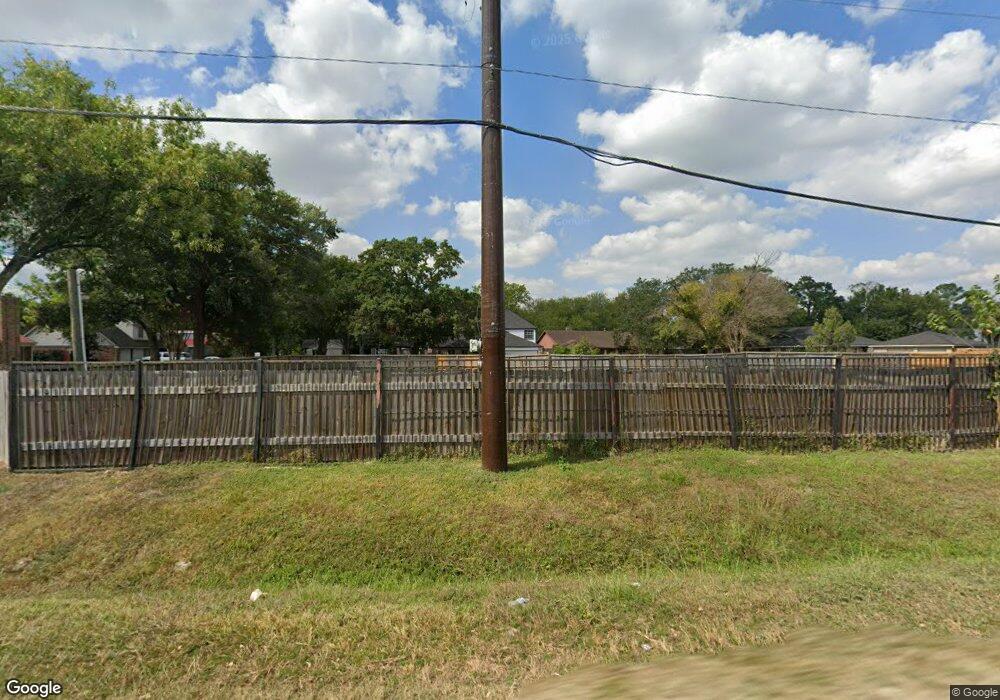 6991 Alabonson Rd, Houston, TX 77088 - photo 1