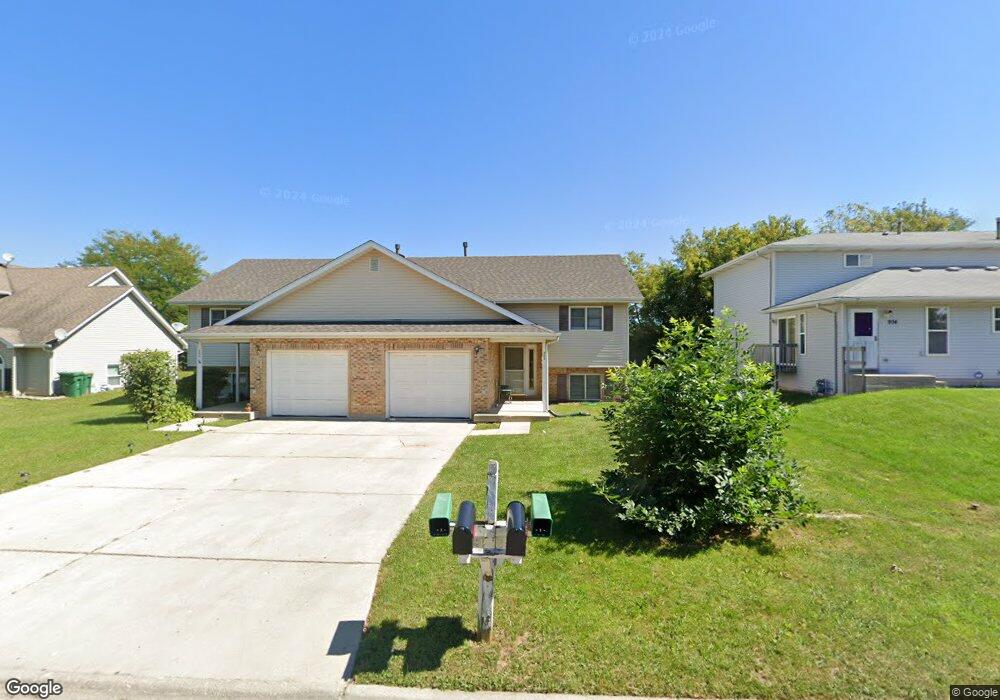 962 Crestville Ct unit 68, Gurnee, IL 60031 - photo 1