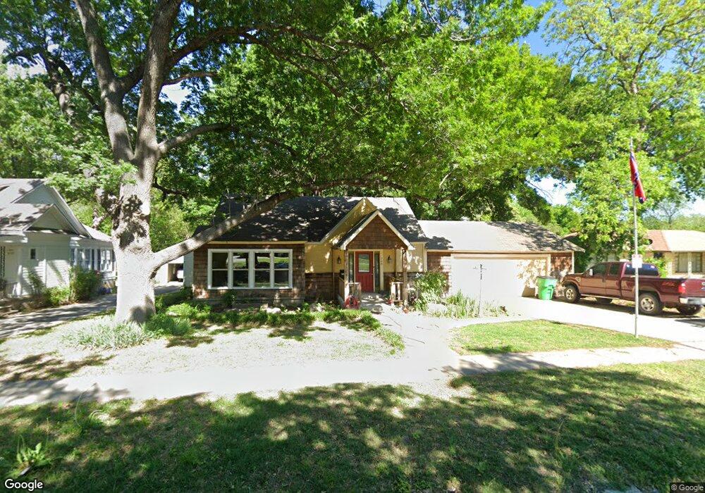 708 S Lindsay St, Gainesville, TX 76240 - photo 1