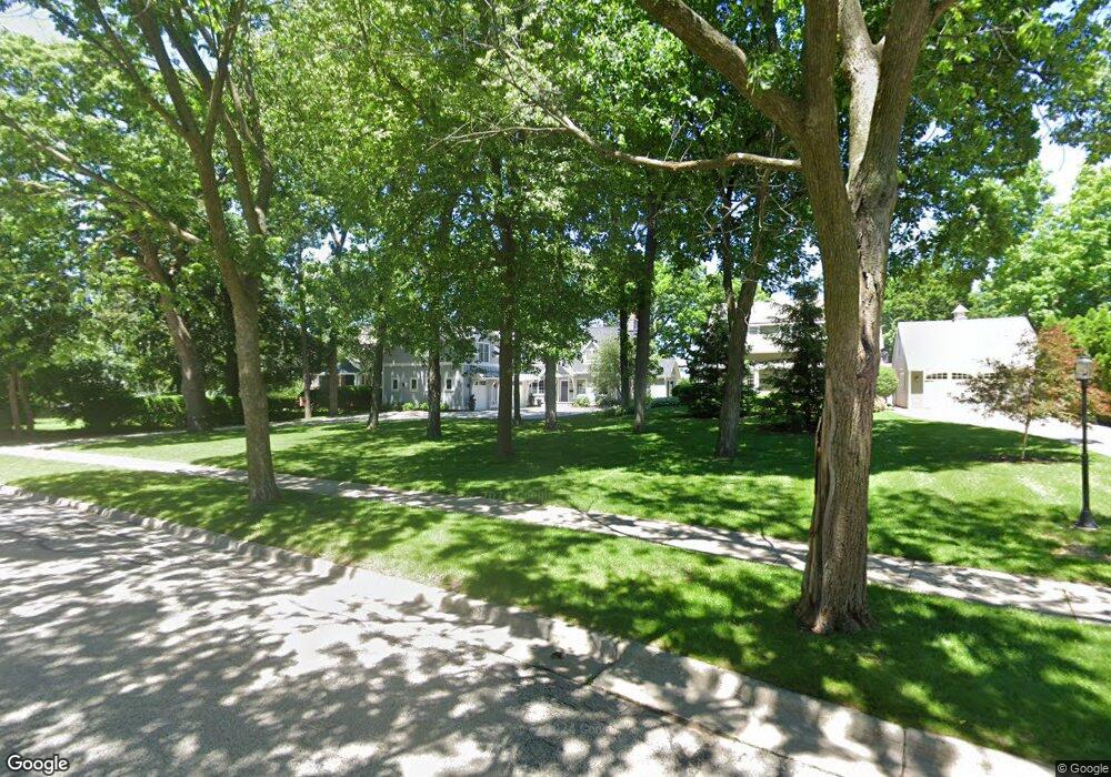 532 W Glenview Ave, Oconomowoc, WI 53066 - photo 1