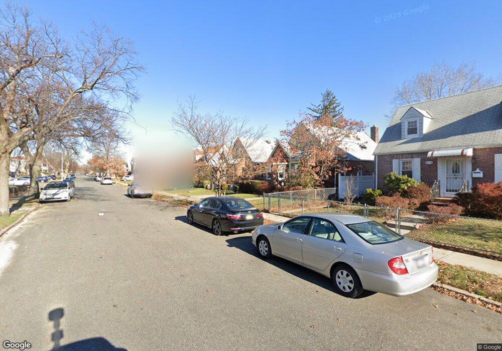 5343 192nd St, Fresh Meadows, NY 11365 - photo 1