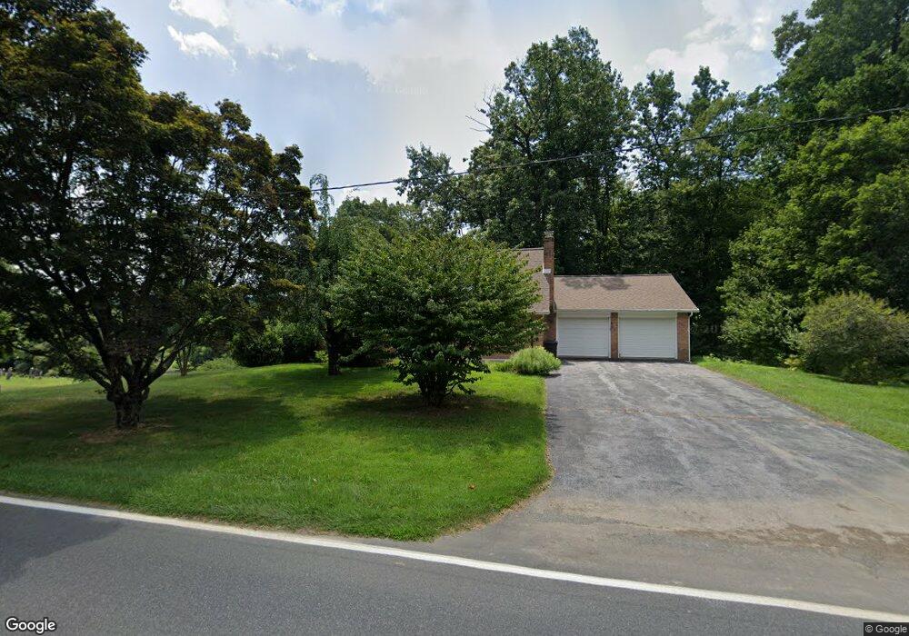 5858 Applebutter Hill Rd, Coopersburg, PA 18036 - photo 1