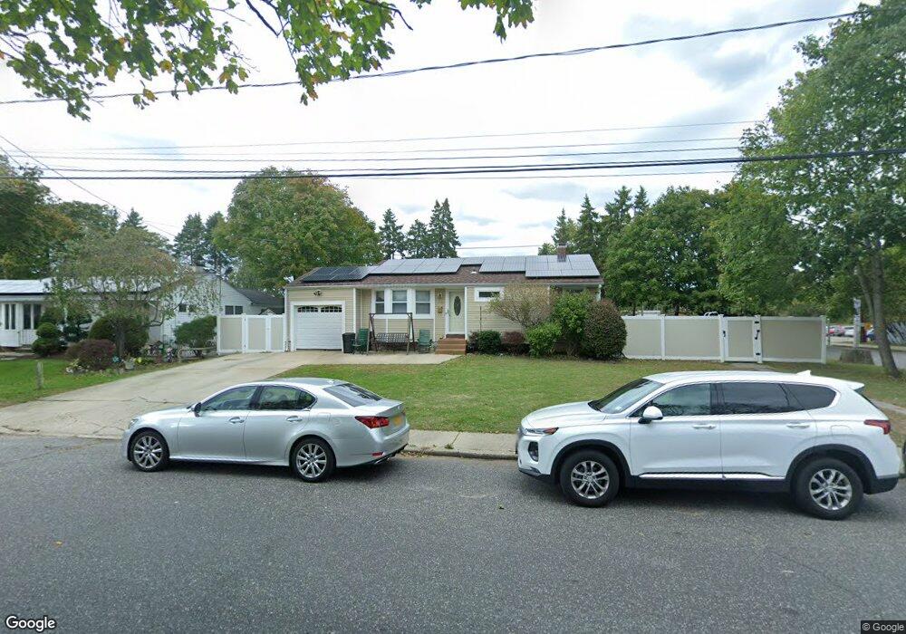 1211 Wave Ave, Medford, NY 11763 - photo 1