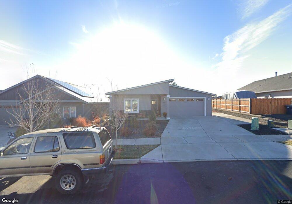 4756 SW Zenith Ave, Redmond, OR 97756 - photo 1