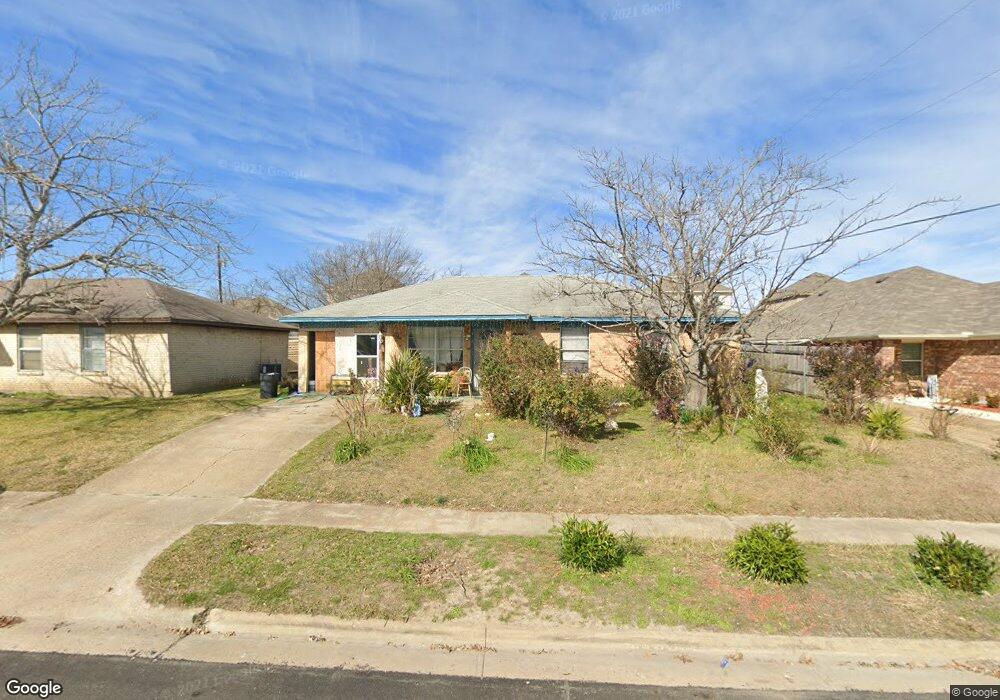 1506 Swallow Dr, Ennis, TX 75119 - photo 1