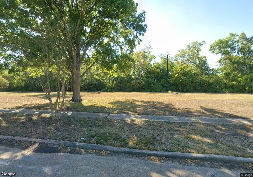 7035 Wood Bluff Blvd, Houston, TX 77040 - photo 1