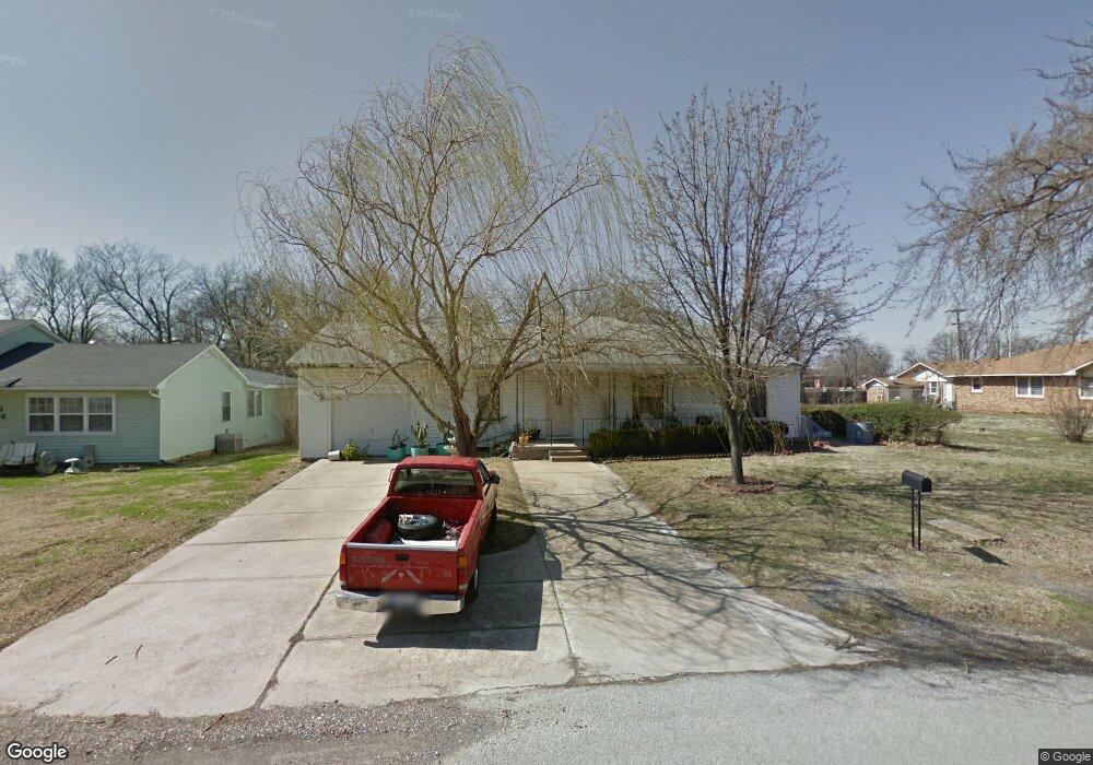 104 S Hogan St, Pryor, OK 74361 - photo 1