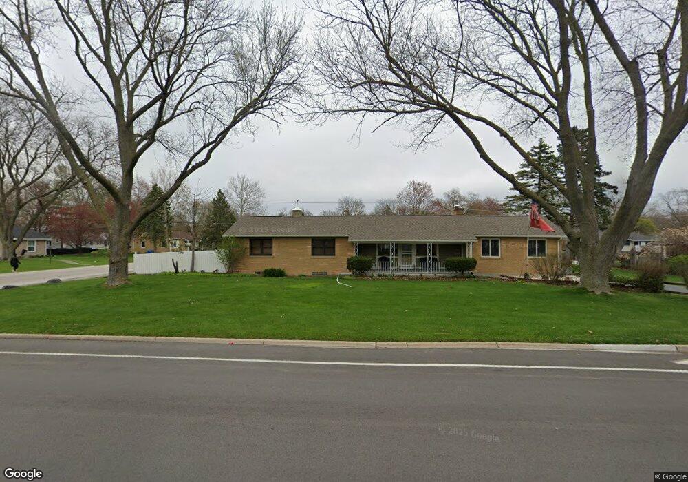 204 S Edgelawn Dr, Aurora, IL 60506 - photo 1