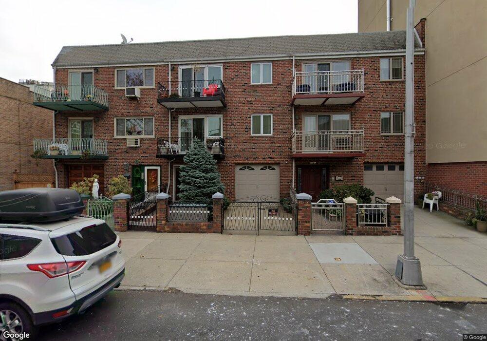 2515 35th St, Astoria, NY 11103 - photo 1