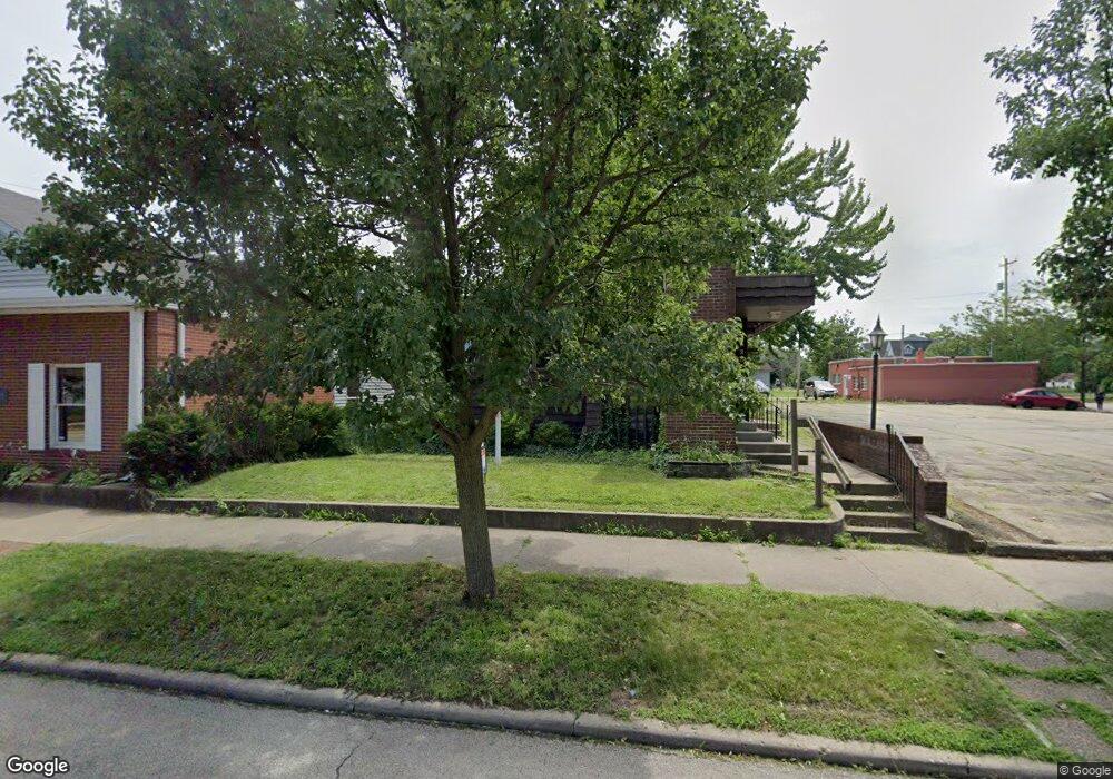 323 W High St, Elkhart, IN 46516 - photo 1