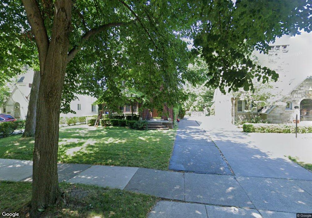 597 Fisher Rd, Grosse Pointe, MI 48230 - photo 1