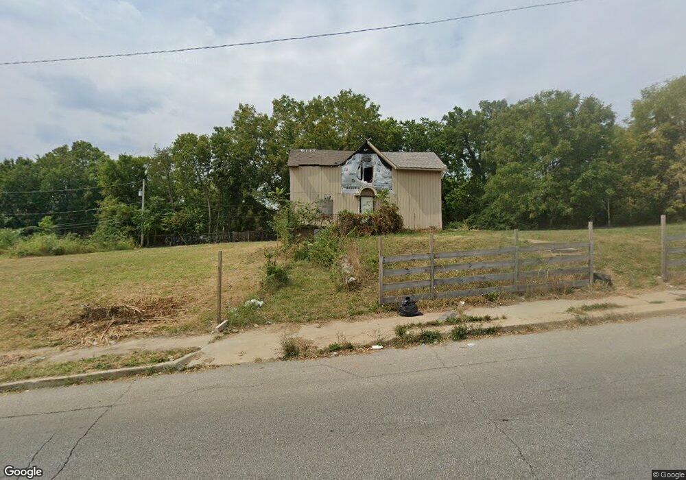 6726 Cleveland Ave, Kansas City, MO 64132 - photo 1