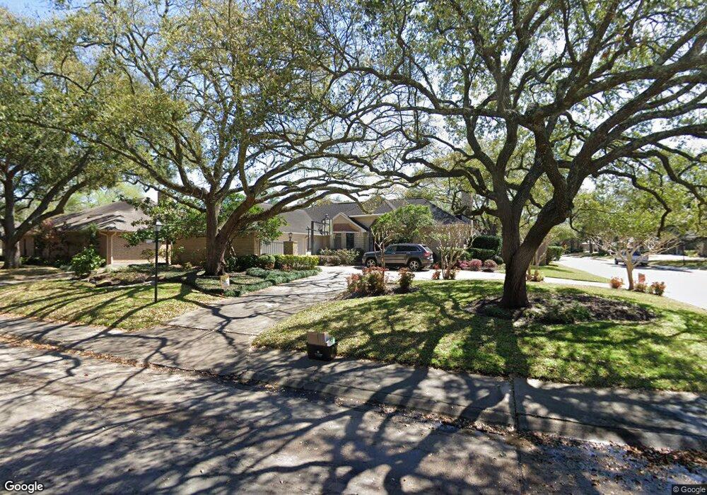 10327 Holly Springs Dr, Houston, TX 77042 - photo 1