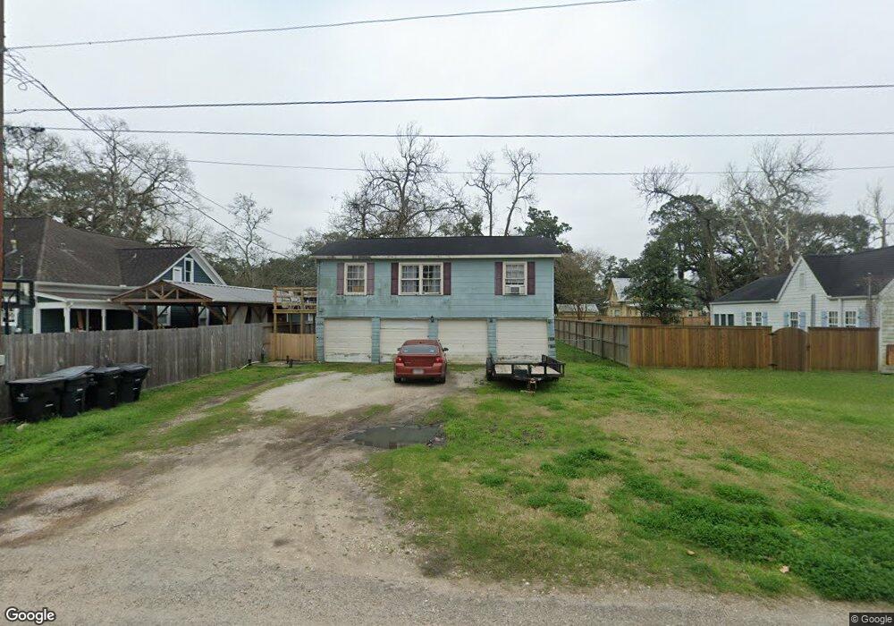 609 W Lang St, Alvin, TX 77511 - photo 1