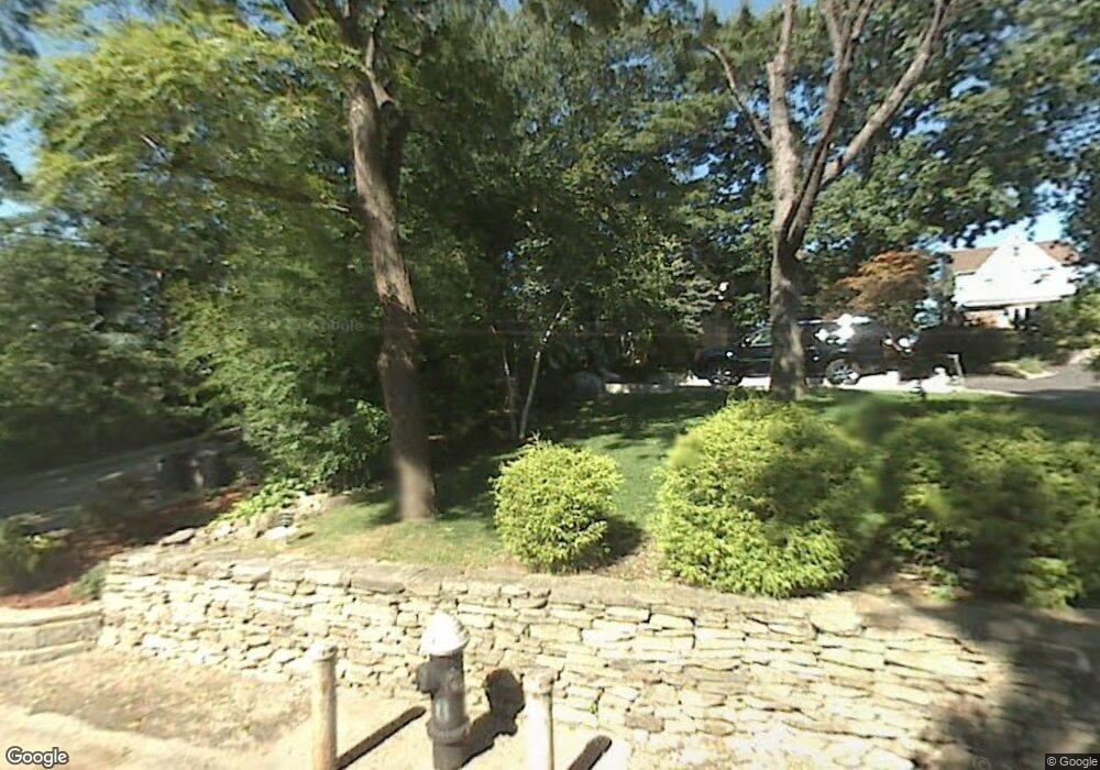 14717 Powells Cove Blvd, Flushing, NY 11357 - photo 1