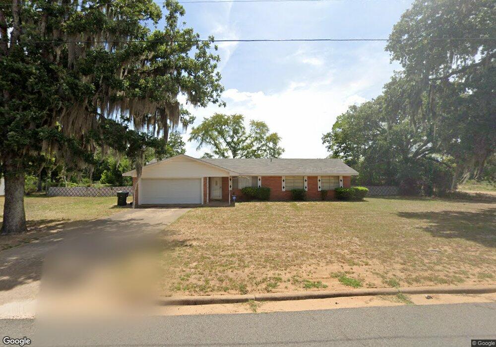 908 N Sanders St, Nacogdoches, TX 75964 - photo 1