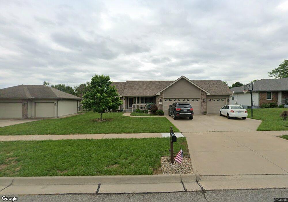 3941 SW 40th St, Topeka, KS 66610 - photo 1
