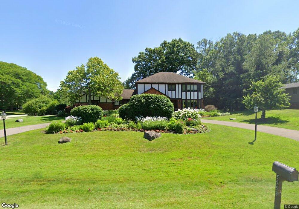 5958 Saint James Dr, West Bloomfield, MI 48322 - photo 1