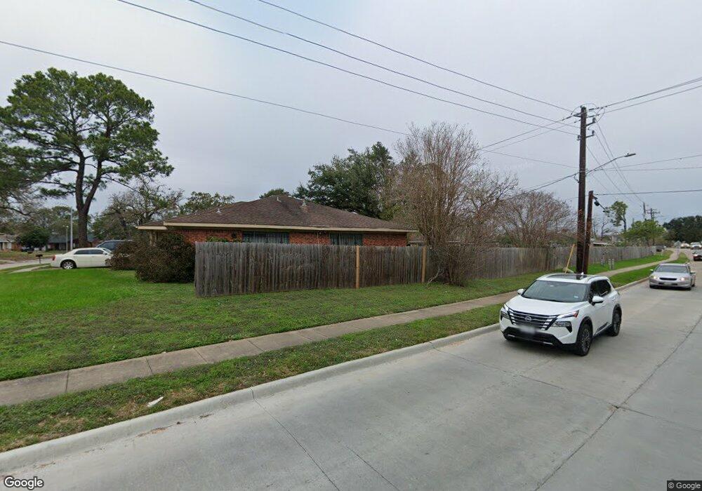 7202 Deep Forest Dr, Houston, TX 77088 - photo 1
