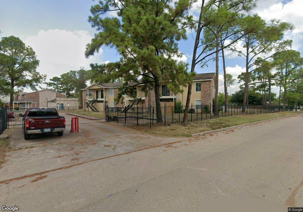 7402 Alabonson Rd unit 704, Houston, TX 77088 - photo 1