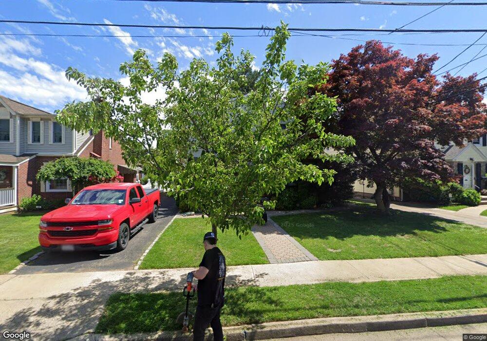 38 Beatrice Ct, Hempstead, NY 11550 - photo 1