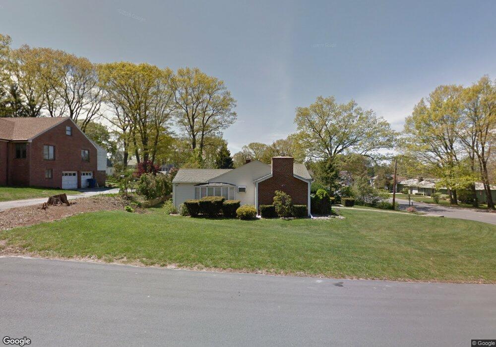 137 Avalon Cir, Waterbury, CT 06710 - photo 1