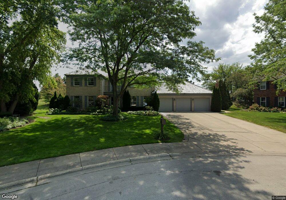 2303 Mohawk Ln, Glenview, IL 60026 - photo 1