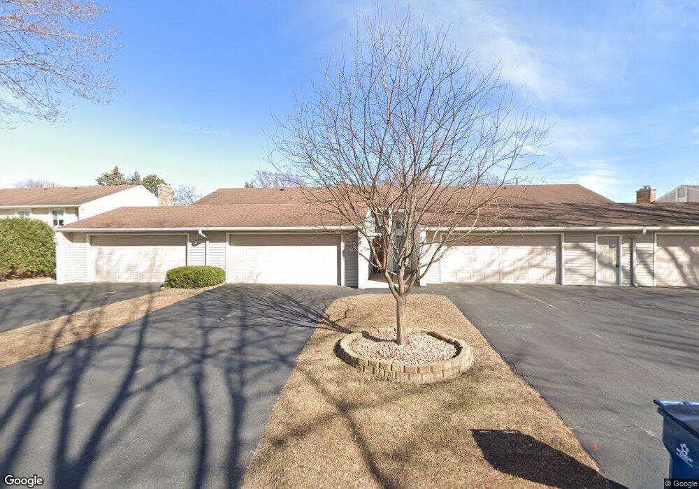 10466 Yorktown Ln N, Maple Grove, MN 55369 - photo 1