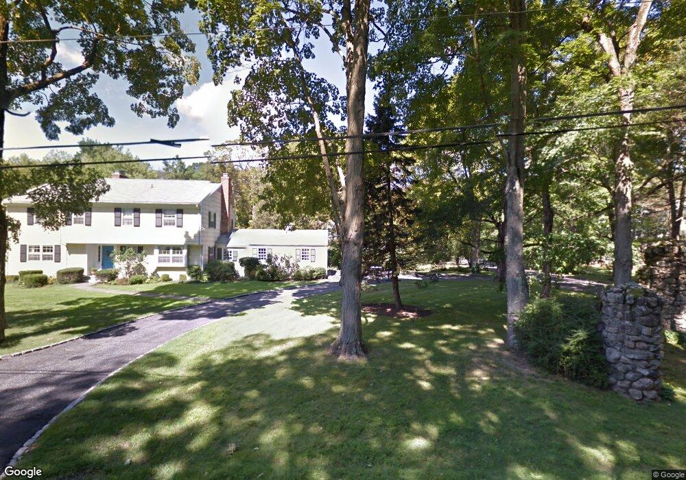 15 Huntzinger Dr, Greenwich, CT 06831 - photo 1