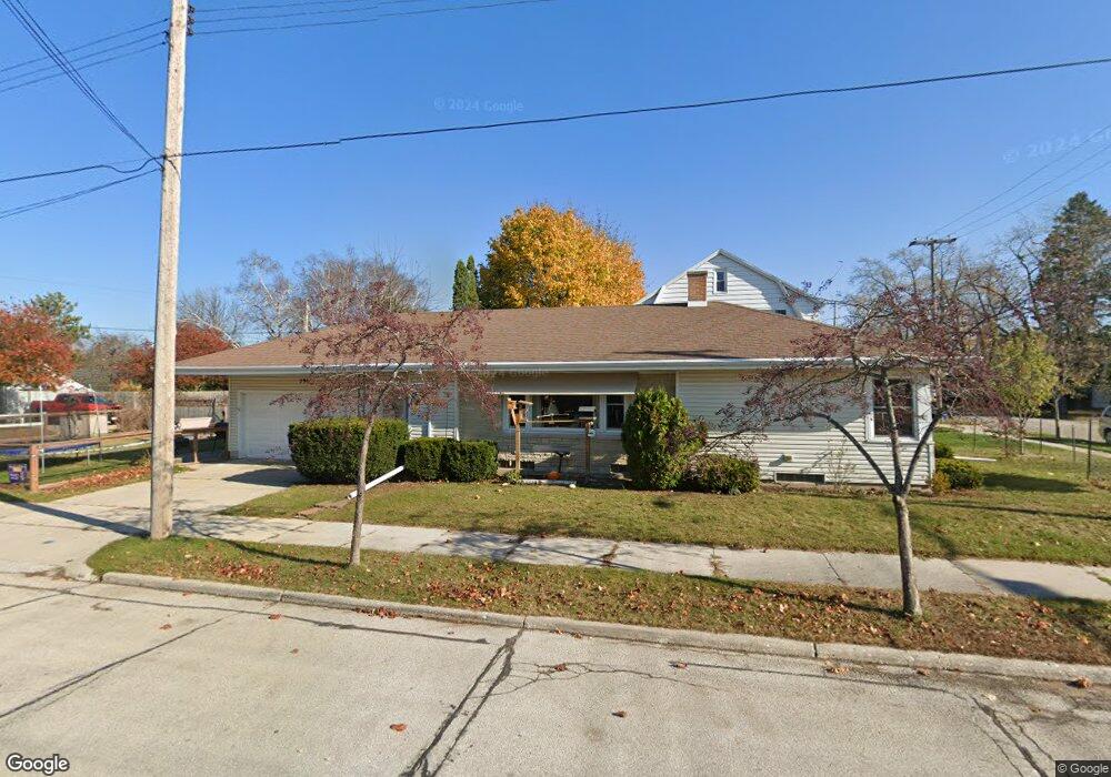 2905 School St, Two Rivers, WI 54241 - photo 1