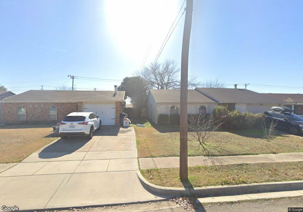 7460 Sandhurst Ln S, North Richland Hills, TX 76182 - photo 1