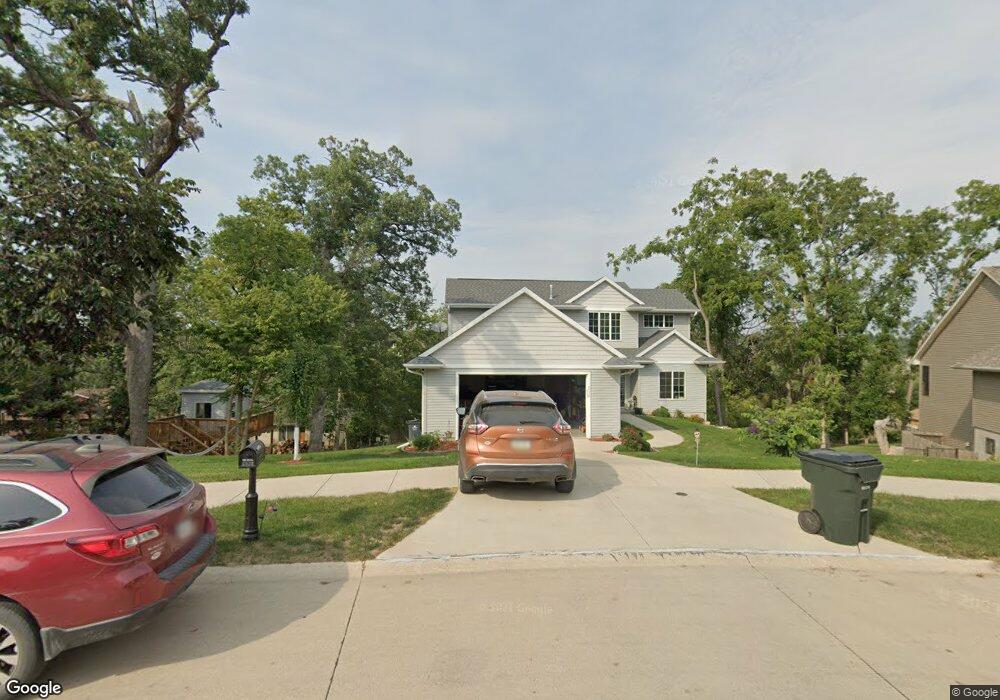 2538 L Ave NW, Cedar Rapids, IA 52405 - photo 1