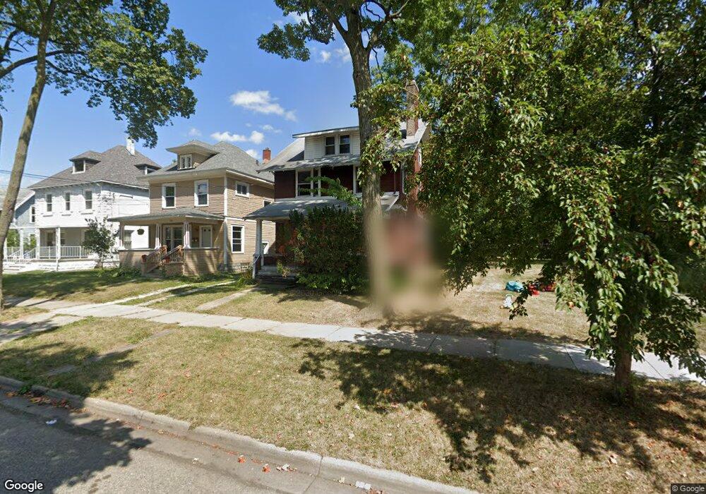 512 N Sycamore St, Lansing, MI 48933 - photo 1