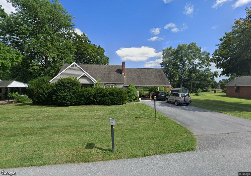 427 N Colonial Dr, Hagerstown, MD 21742 - photo 1