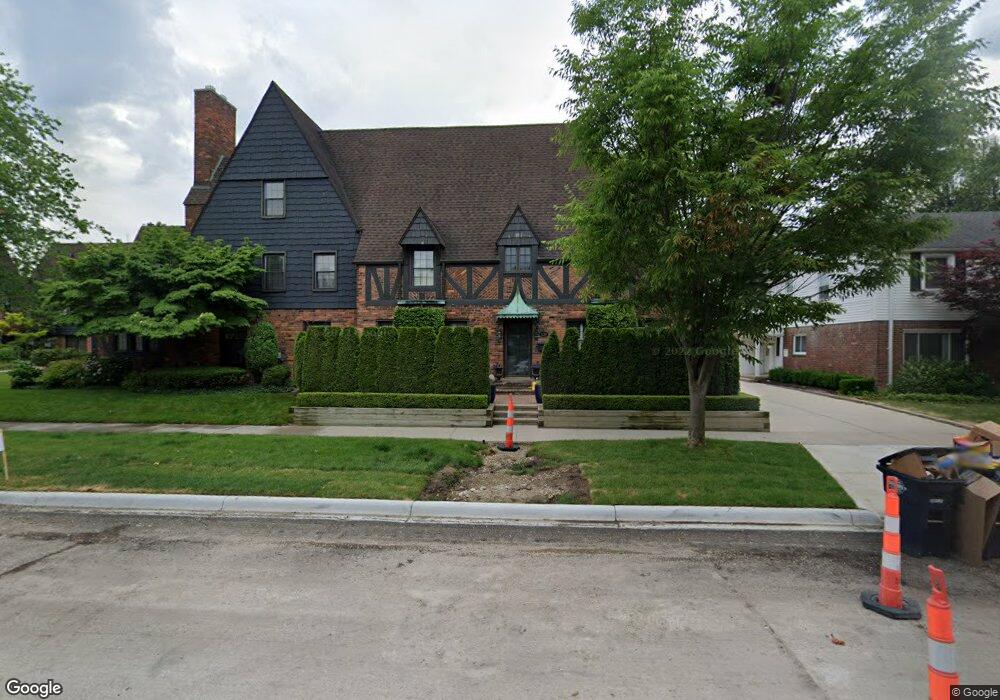 339 Rivard Blvd, Grosse Pointe, MI 48230 - photo 1