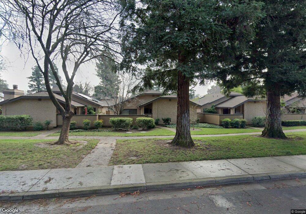 526 Wilshire Ct unit 11, Chico, CA 95973 - photo 1