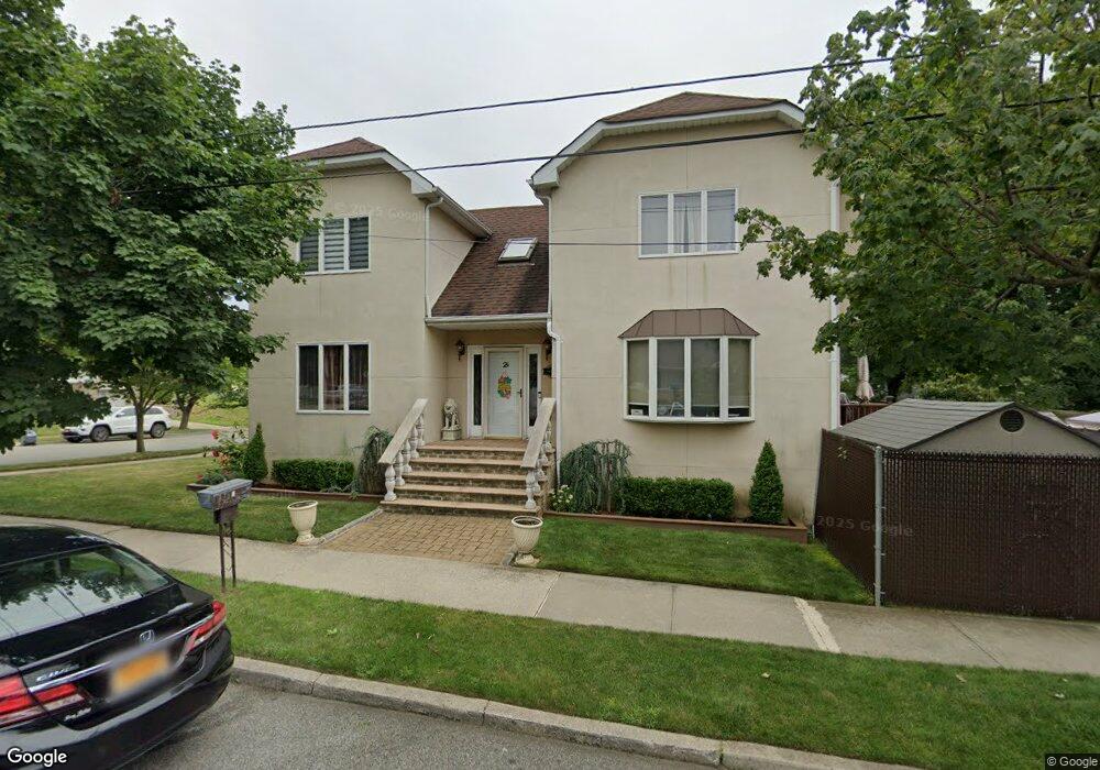 2 Algonkin St, Staten Island, NY 10312 - photo 1