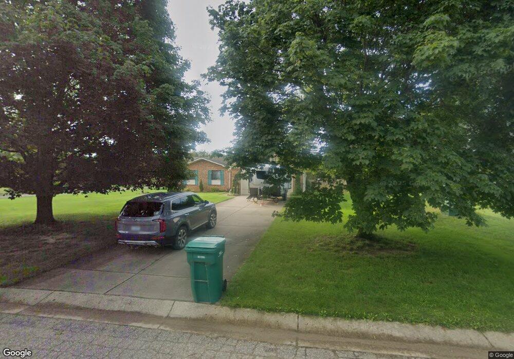 1127 Eagle Nest Dr, Rochester, MI 48306 - photo 1