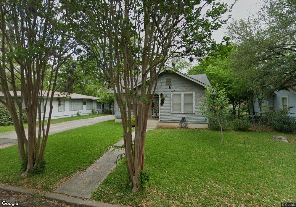 706 E Humphreys St, Seguin, TX 78155 - photo 1